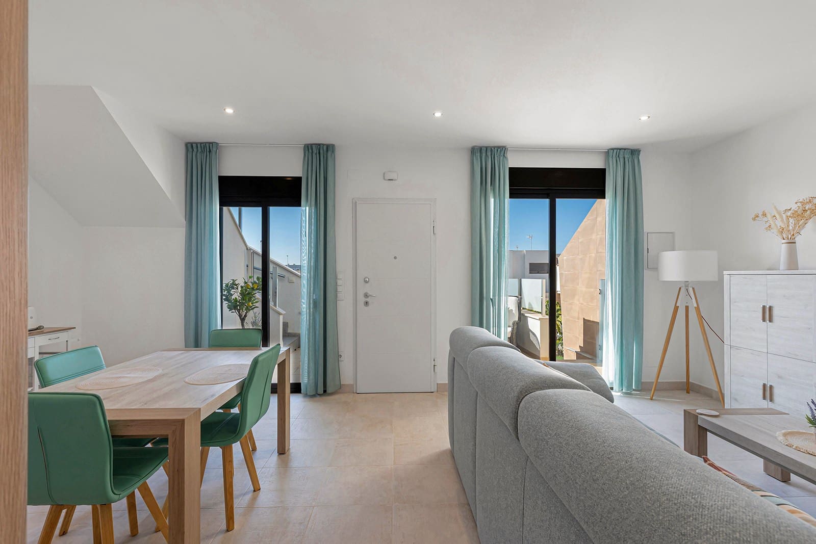 2 bedroom Penthouse for sale in Pilar de la Horadada with pool - € 275,000 (Ref: 9758136)