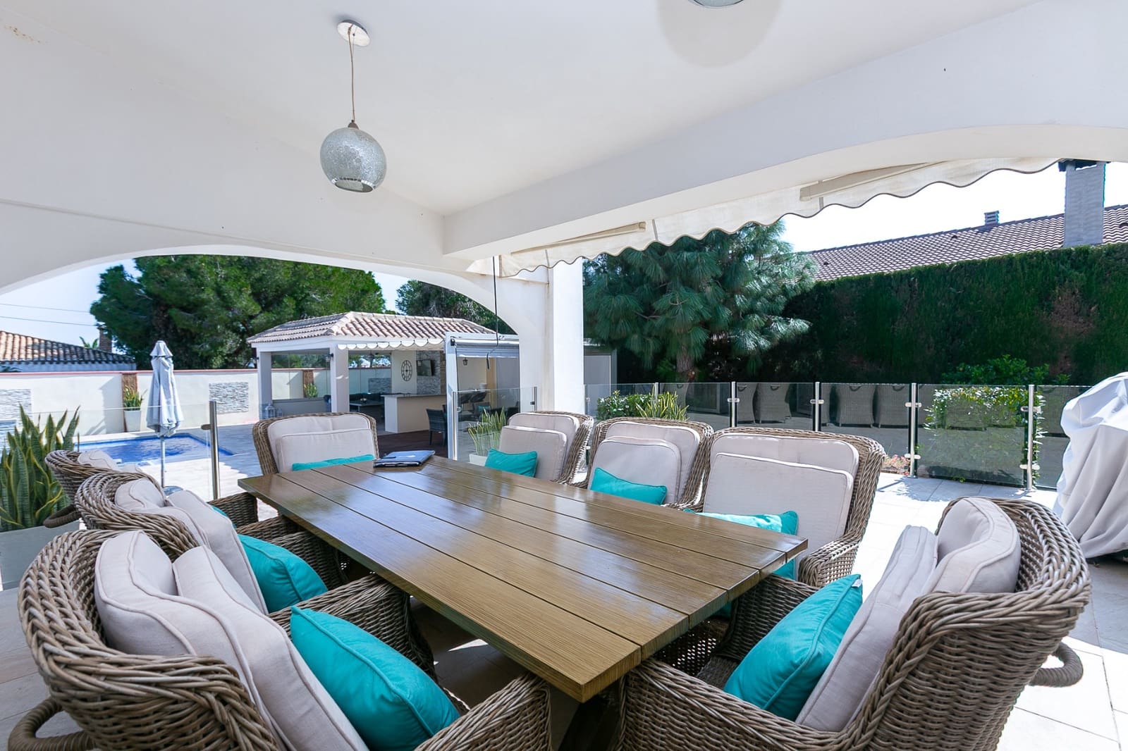 6 Zimmer Villa zu verkaufen in Campoamor mit Pool - 799.000 € (Ref: 9819310)