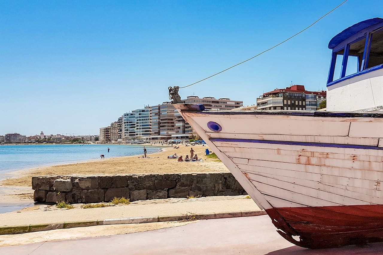 Apartamento de 2 habitaciones en Torrevieja en venta - 280.000 € (Ref: 9819312)