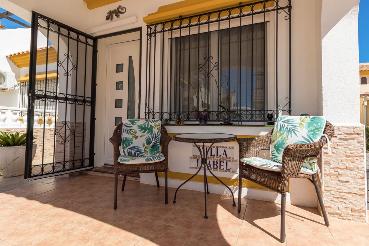Pareado de 3 habitaciones en La Zenia en venta con piscina - 312.000 € (Ref: 9819314)