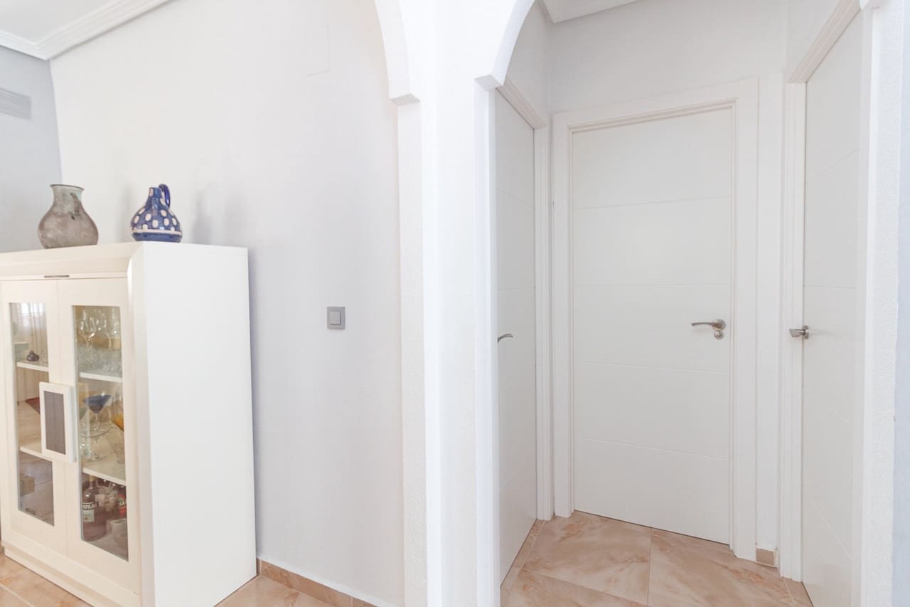 Pareado de 3 habitaciones en La Zenia en venta con piscina - 312.000 € (Ref: 9819314)