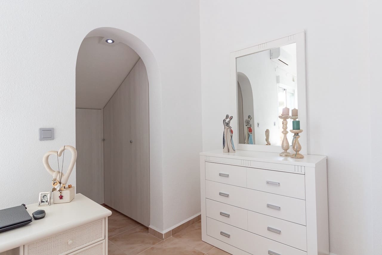 Pareado de 3 habitaciones en La Zenia en venta con piscina - 312.000 € (Ref: 9819314)