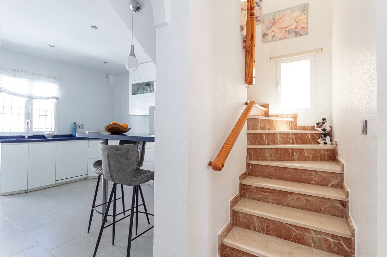 Pareado de 3 habitaciones en La Zenia en venta con piscina - 312.000 € (Ref: 9819314)