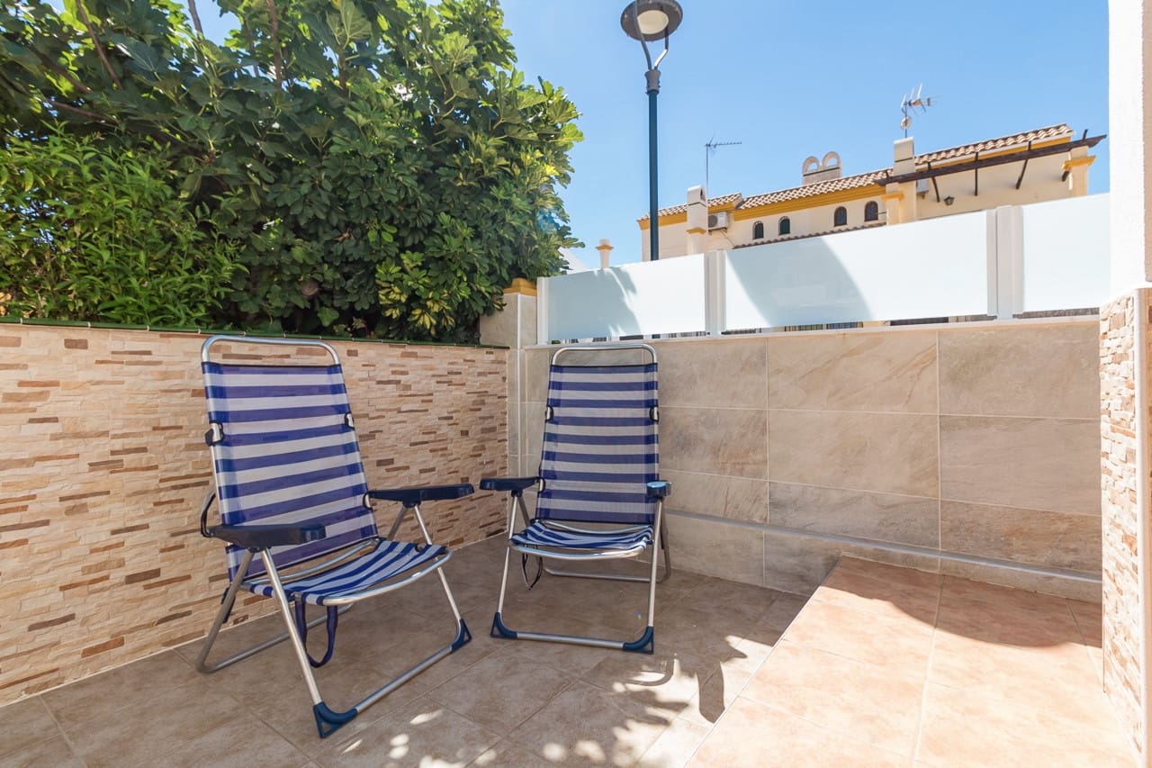 Pareado de 3 habitaciones en La Zenia en venta con piscina - 312.000 € (Ref: 9819314)