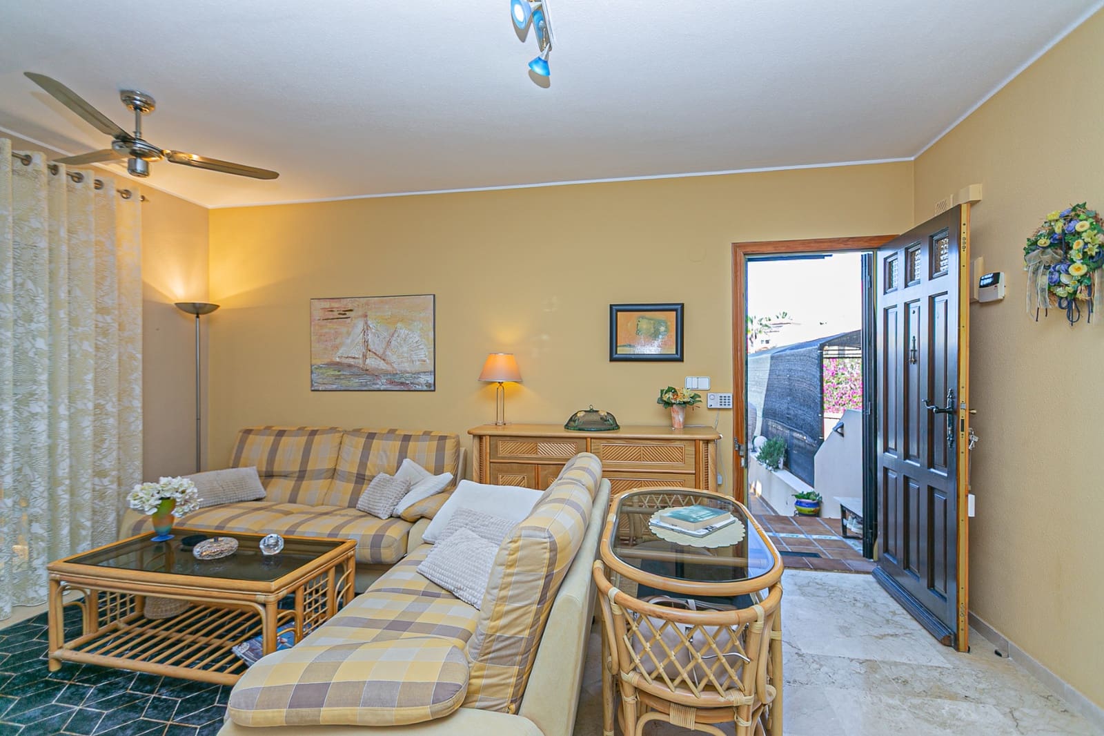 2 makuuhuone Huoneisto myytävänä paikassa Playa Flamenca mukana uima-altaan - 210 000 € (Ref: 9819317)