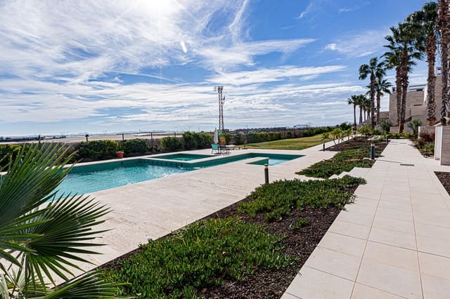 Ático de 2 habitaciones en Pinar de Campoverde, Pilar de la Horadada en venta con piscina - 199.900 € (Ref: 9819318)