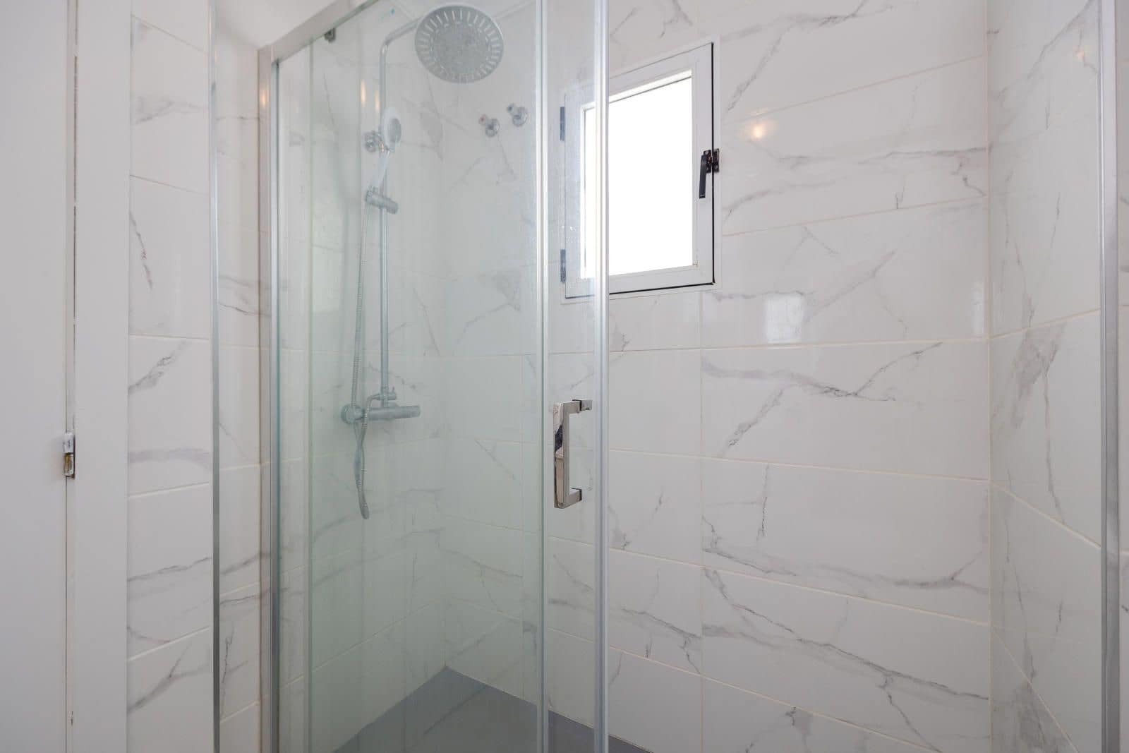 2 soveværelse Penthouse til salg i Torrevieja med swimmingpool - € 154.969 (Ref: 9819320)