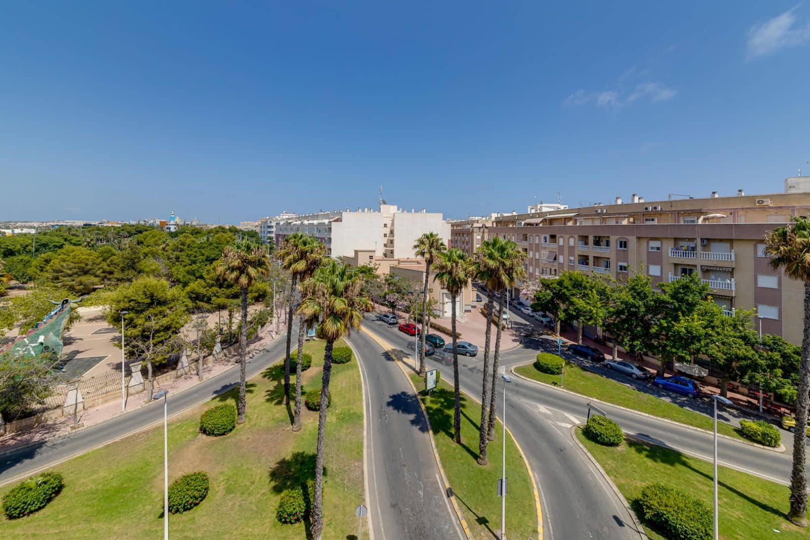 2 soveværelse Penthouse til salg i Torrevieja med swimmingpool - € 154.969 (Ref: 9819320)