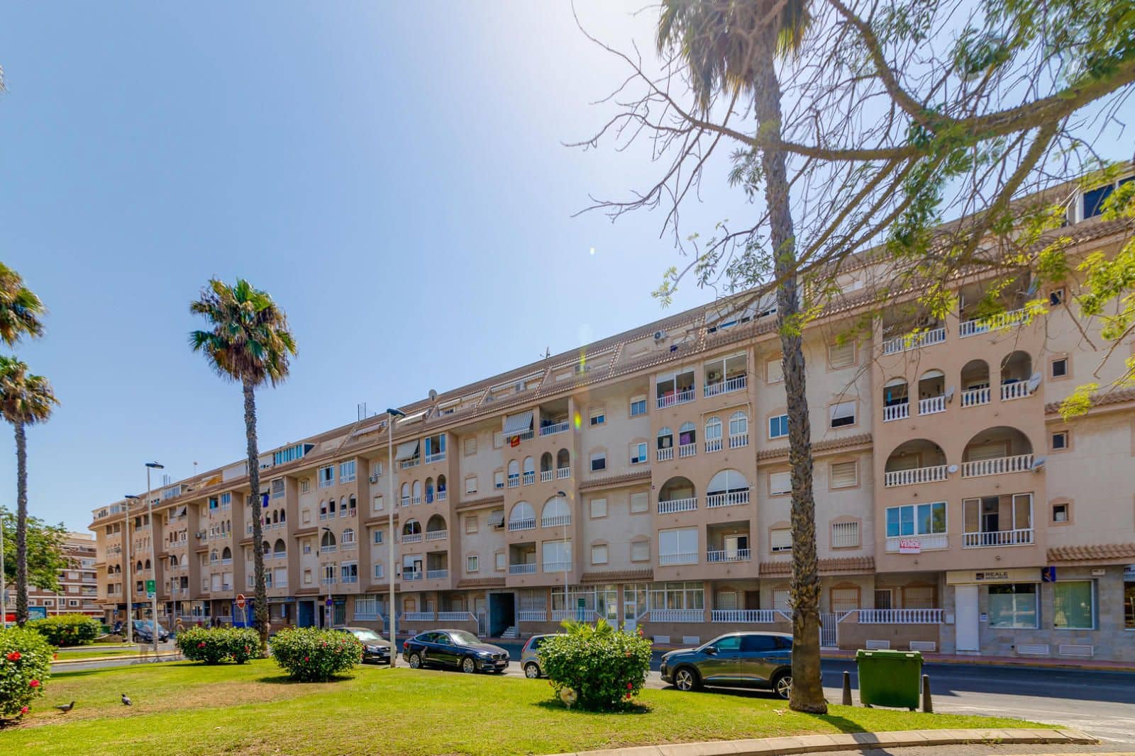 2 soveværelse Penthouse til salg i Torrevieja med swimmingpool - € 154.969 (Ref: 9819320)