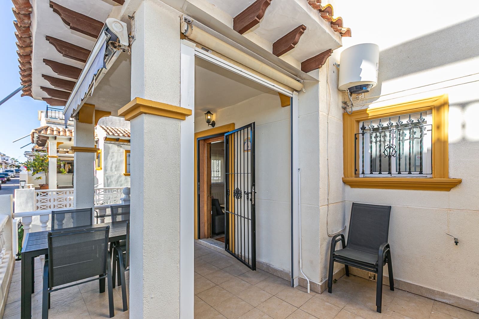 3 sovrum Hus till salu i Playa Flamenca med pool - 224 500 € (Ref: 9819322)