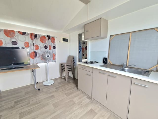 2 slaapkamer Finca/Landhuis te koop in Chiclana de la Frontera - € 115.000 (Ref: 9622672)