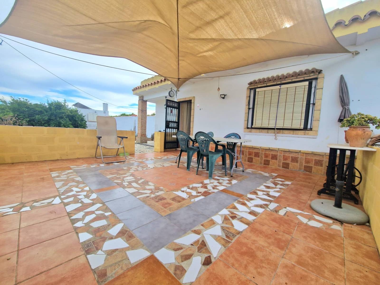 2 slaapkamer Finca/Landhuis te koop in Chiclana de la Frontera - € 115.000 (Ref: 9622672)