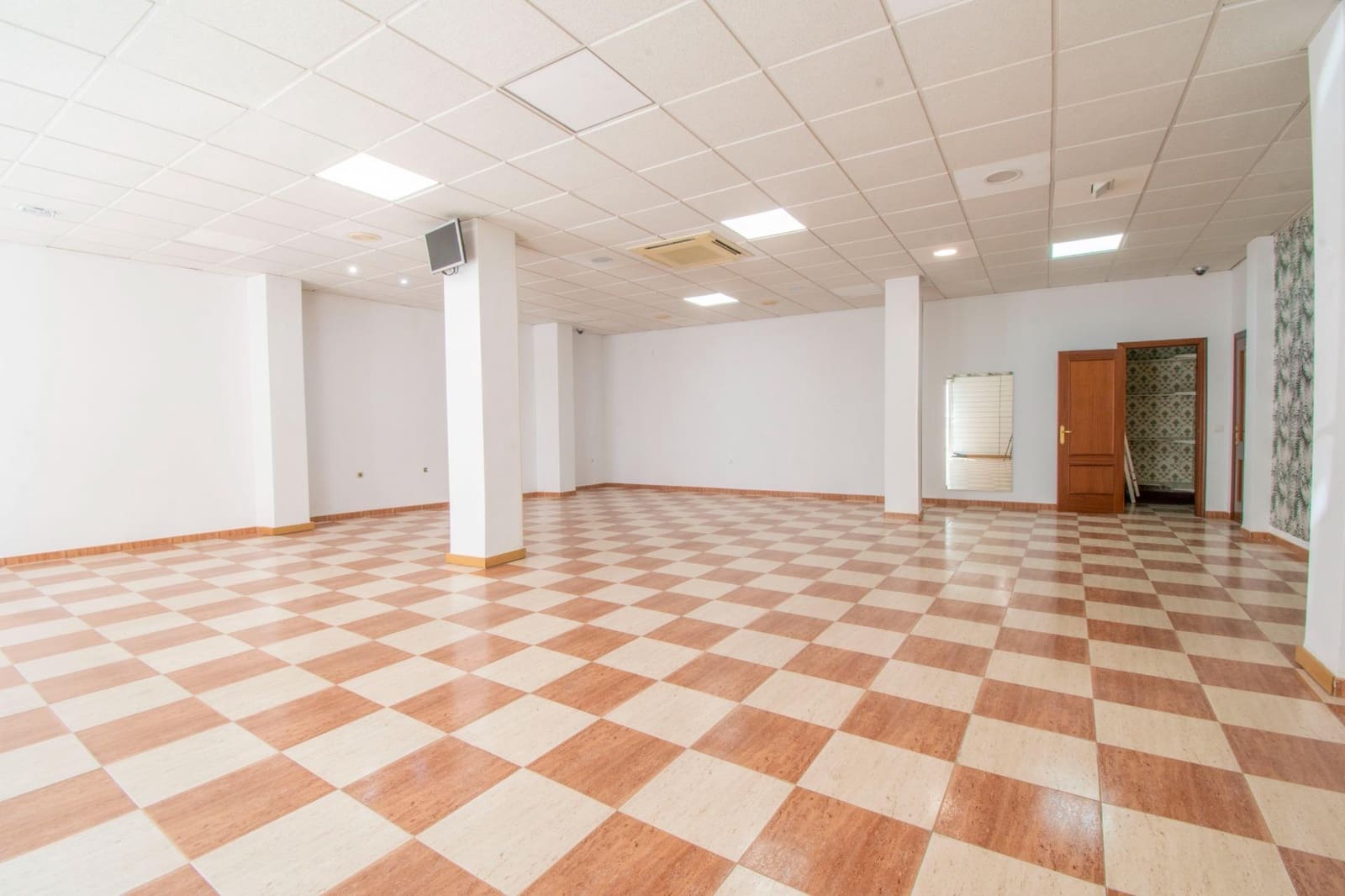 1 bedroom Commercial for sale in Medina-Sidonia - € 199,900 (Ref: 9622680)