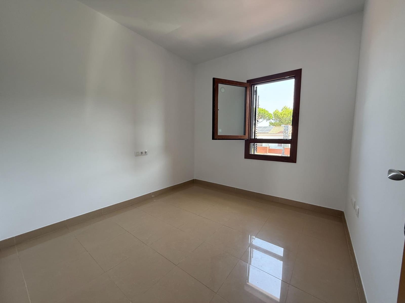 4 sovrum Radhus till salu i Chiclana de la Frontera - 475 000 € (Ref: 9622685)