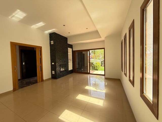 4 sovrum Radhus till salu i Chiclana de la Frontera - 475 000 € (Ref: 9622685)