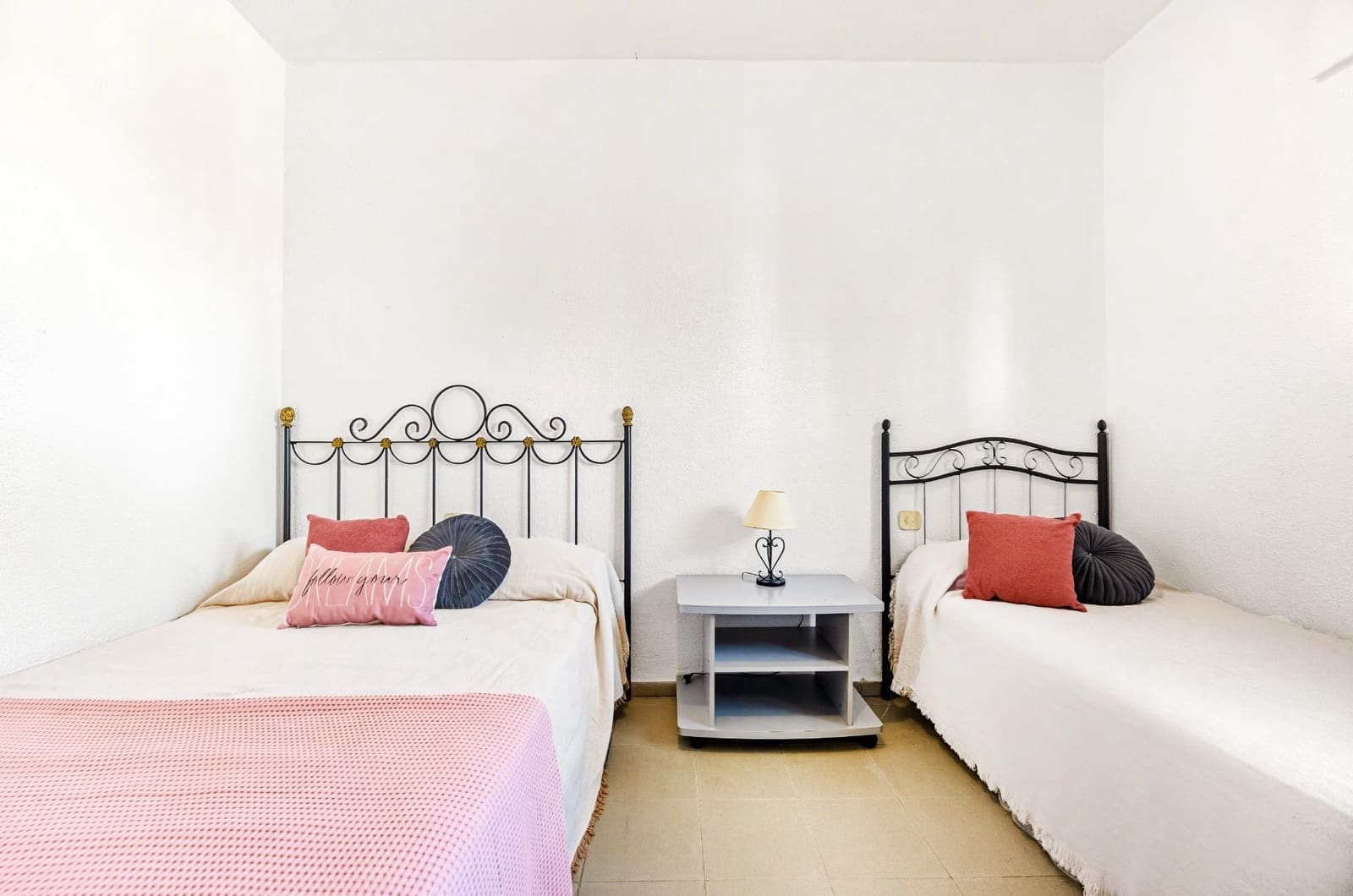 Chalet de 3 habitaciones en La Barrosa en venta - 699.990 € (Ref: 9622687)