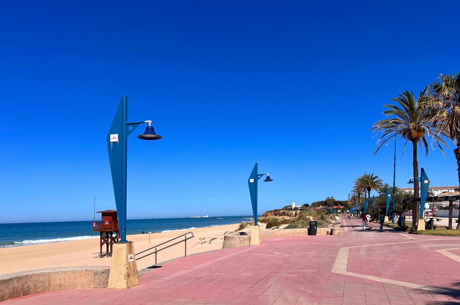 Chalet de 3 habitaciones en La Barrosa en venta - 699.990 € (Ref: 9622687)