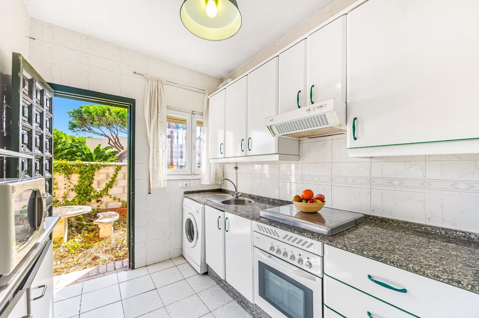 Chalet de 3 habitaciones en La Barrosa en venta - 699.990 € (Ref: 9622687)