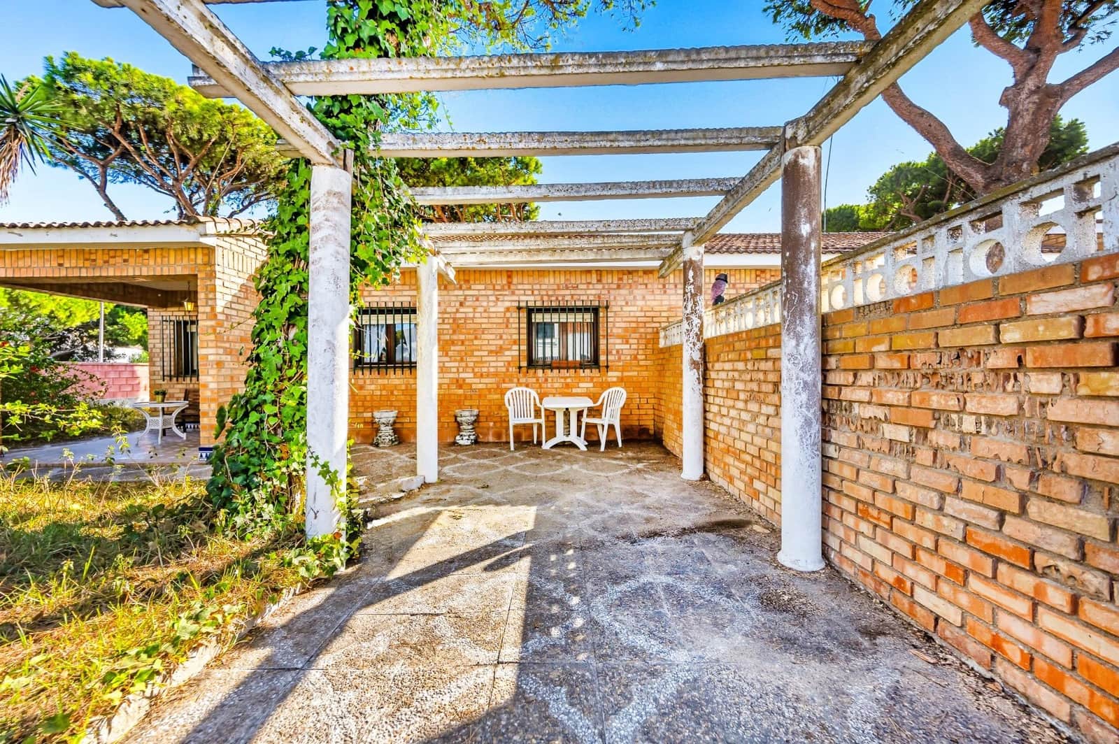 Chalet de 3 habitaciones en La Barrosa en venta - 699.990 € (Ref: 9622687)