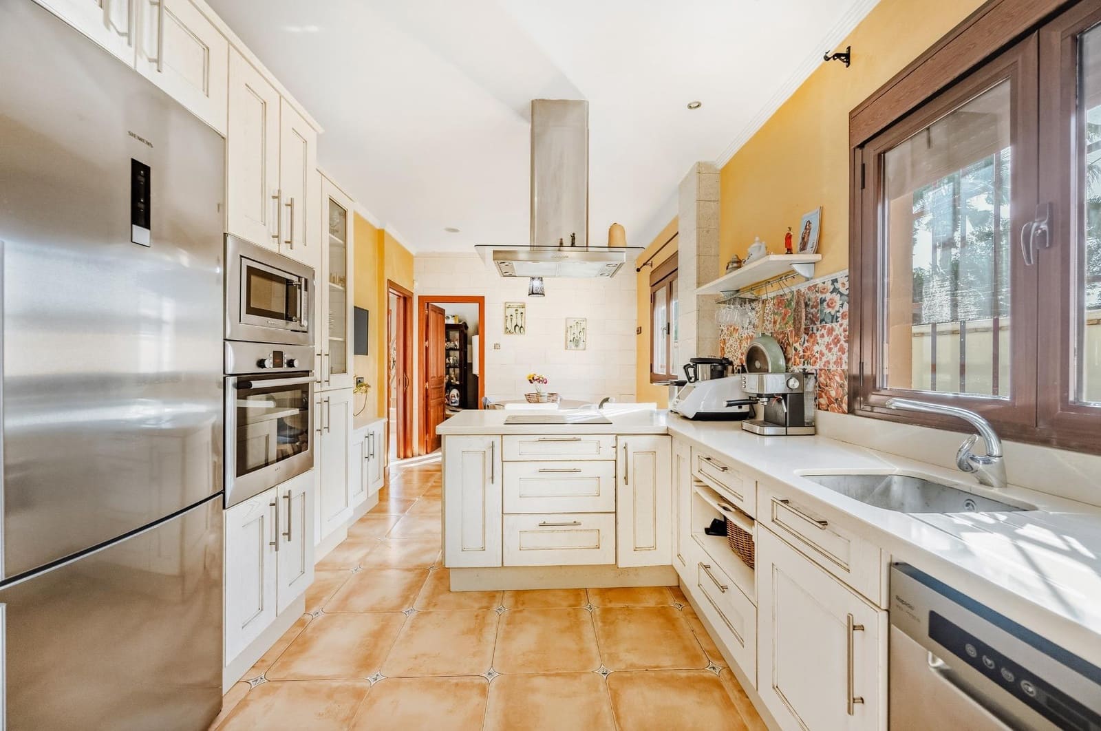 5 soverom Villa til salgs i Chiclana de la Frontera med svømmebasseng garasje - € 630 000 (Ref: 9622688)