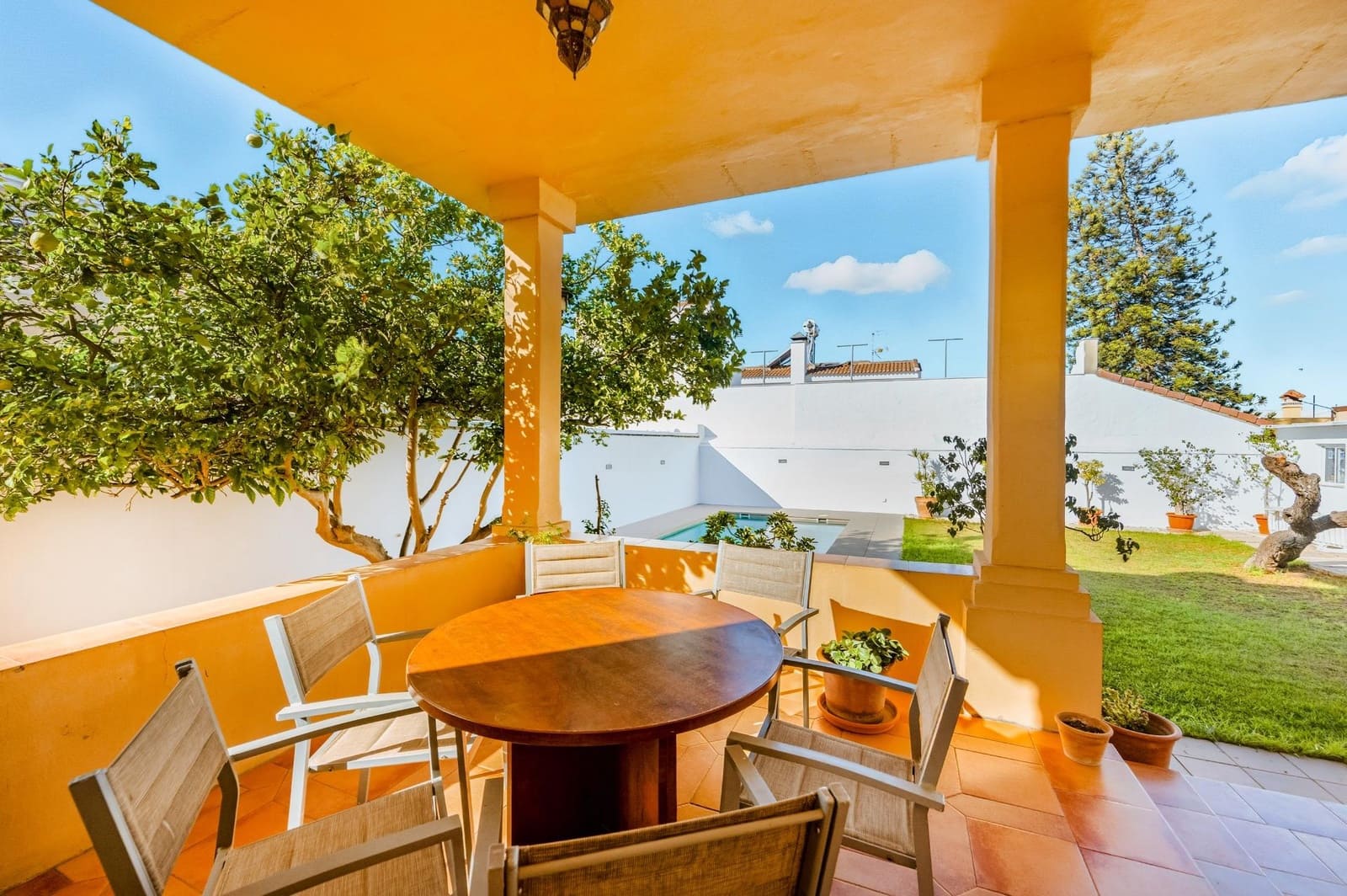 5 bedroom Villa for sale in Chiclana de la Frontera with pool garage - € 630,000 (Ref: 9622688)