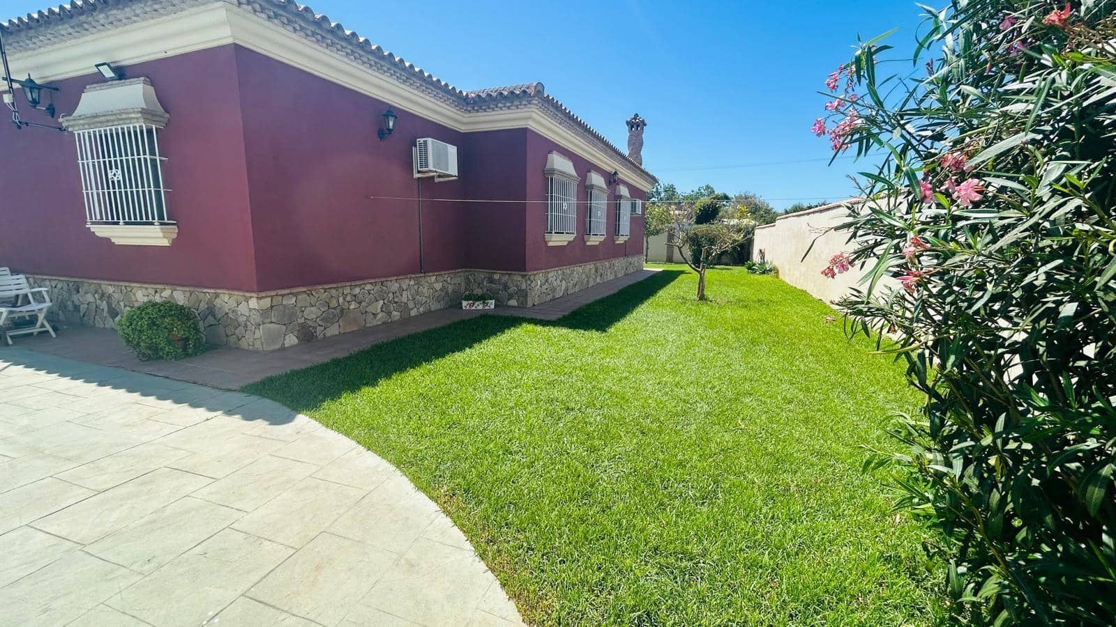 3 soverom Villa til salgs i Chiclana de la Frontera med svømmebasseng - € 310 000 (Ref: 9622689)