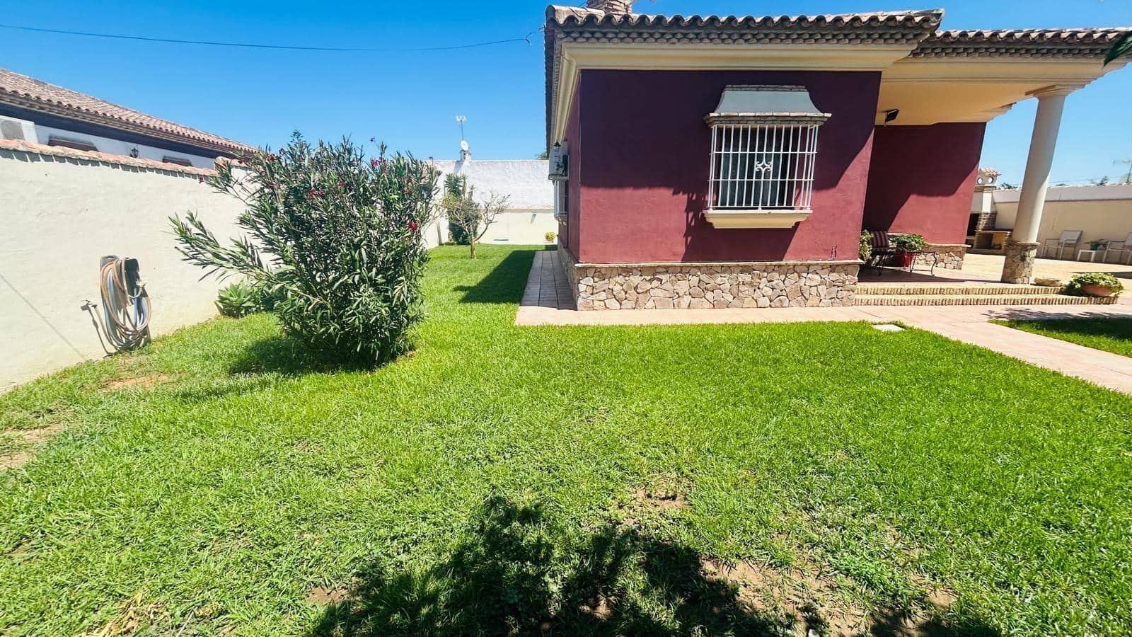 3 soverom Villa til salgs i Chiclana de la Frontera med svømmebasseng - € 310 000 (Ref: 9622689)