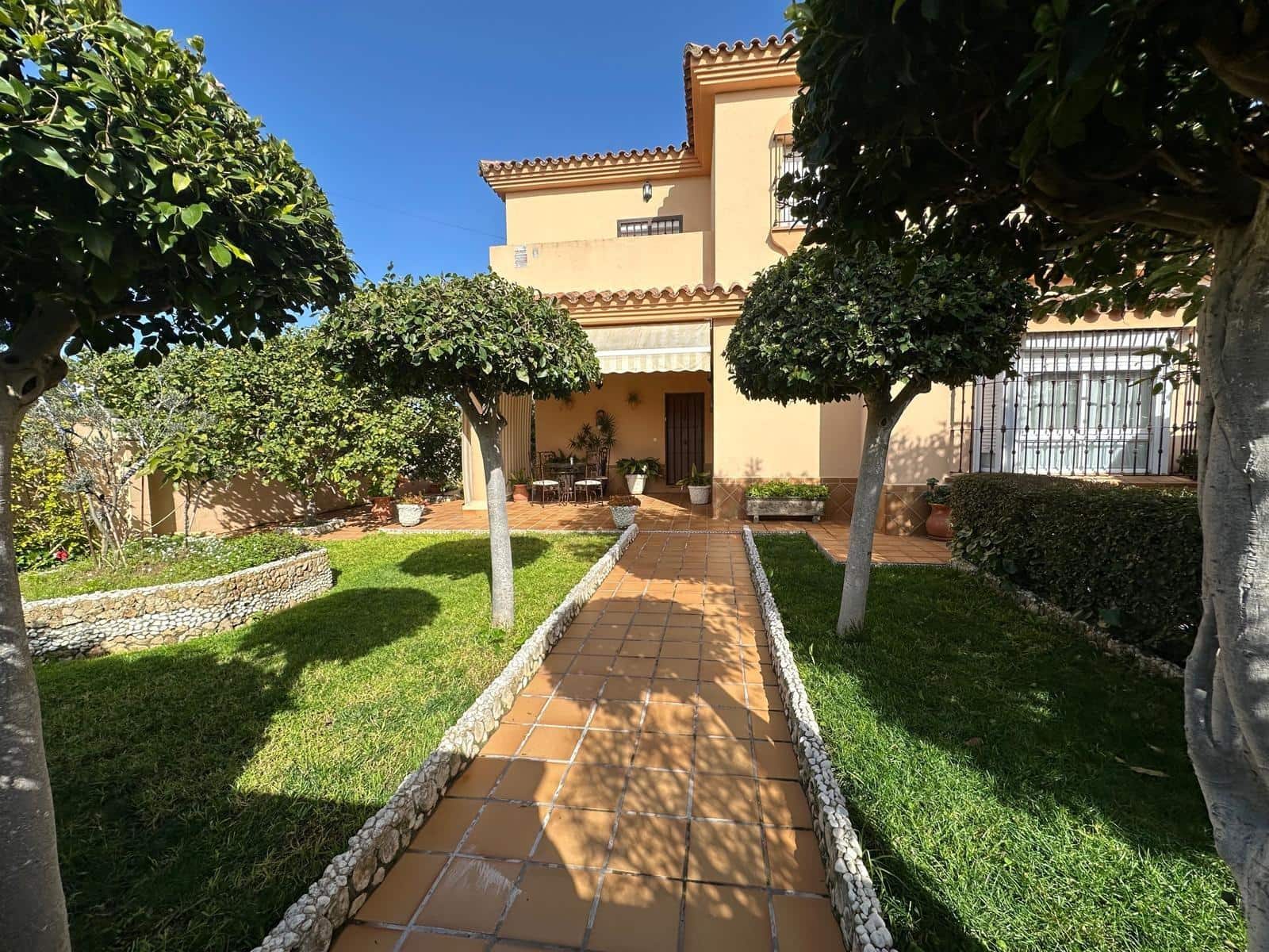 4 soverom Villa til salgs i Chiclana de la Frontera - € 437 000 (Ref: 9622692)