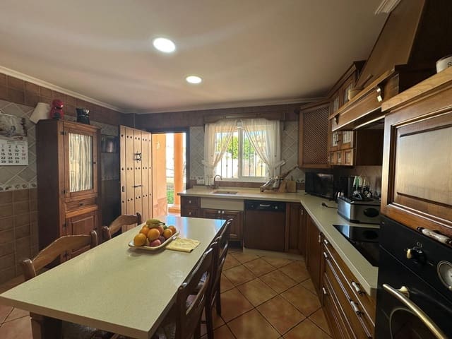 4 soverom Villa til salgs i Chiclana de la Frontera - € 437 000 (Ref: 9622692)