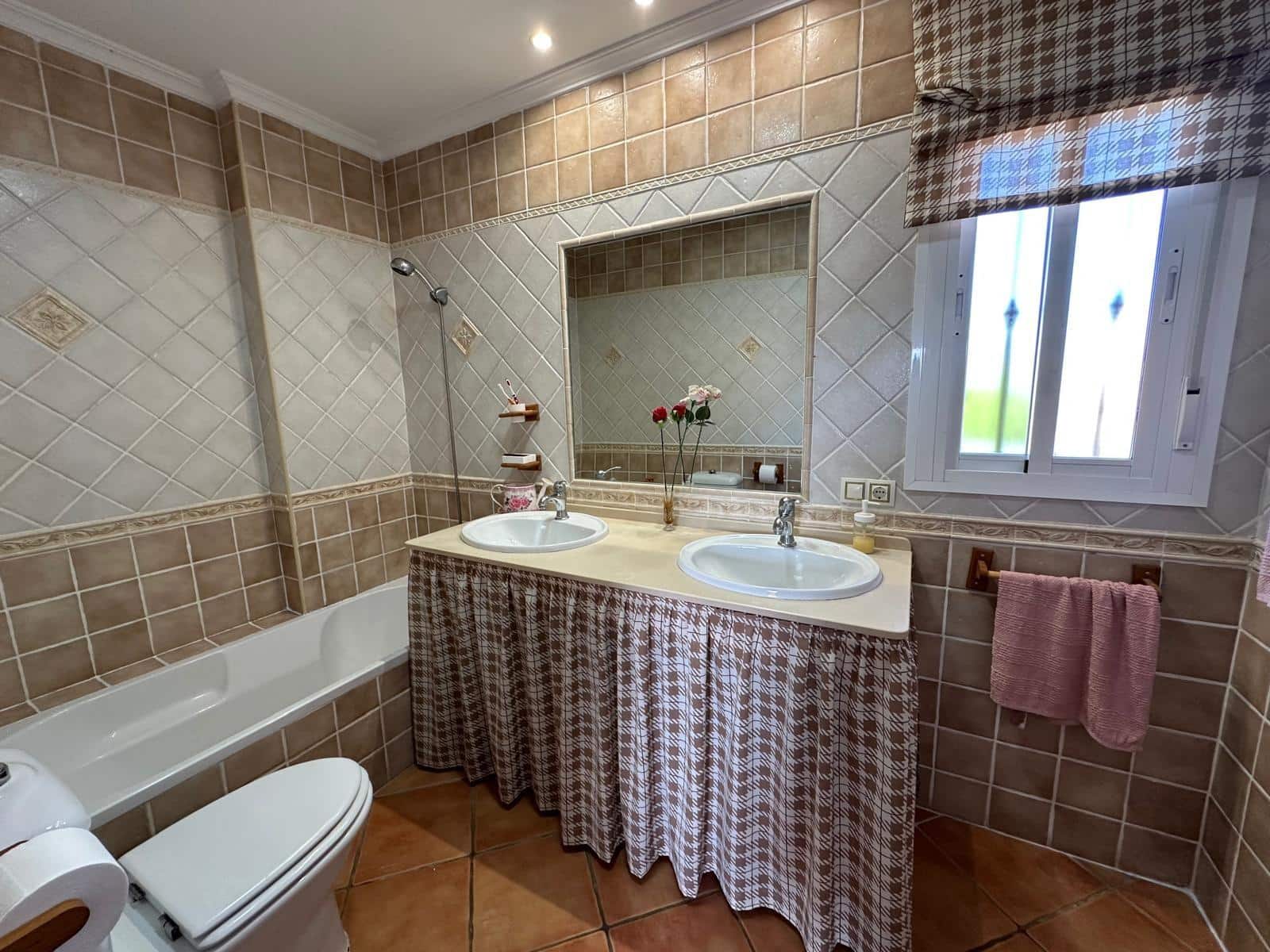 4 slaapkamer Villa te koop in Chiclana de la Frontera - € 437.000 (Ref: 9622692)