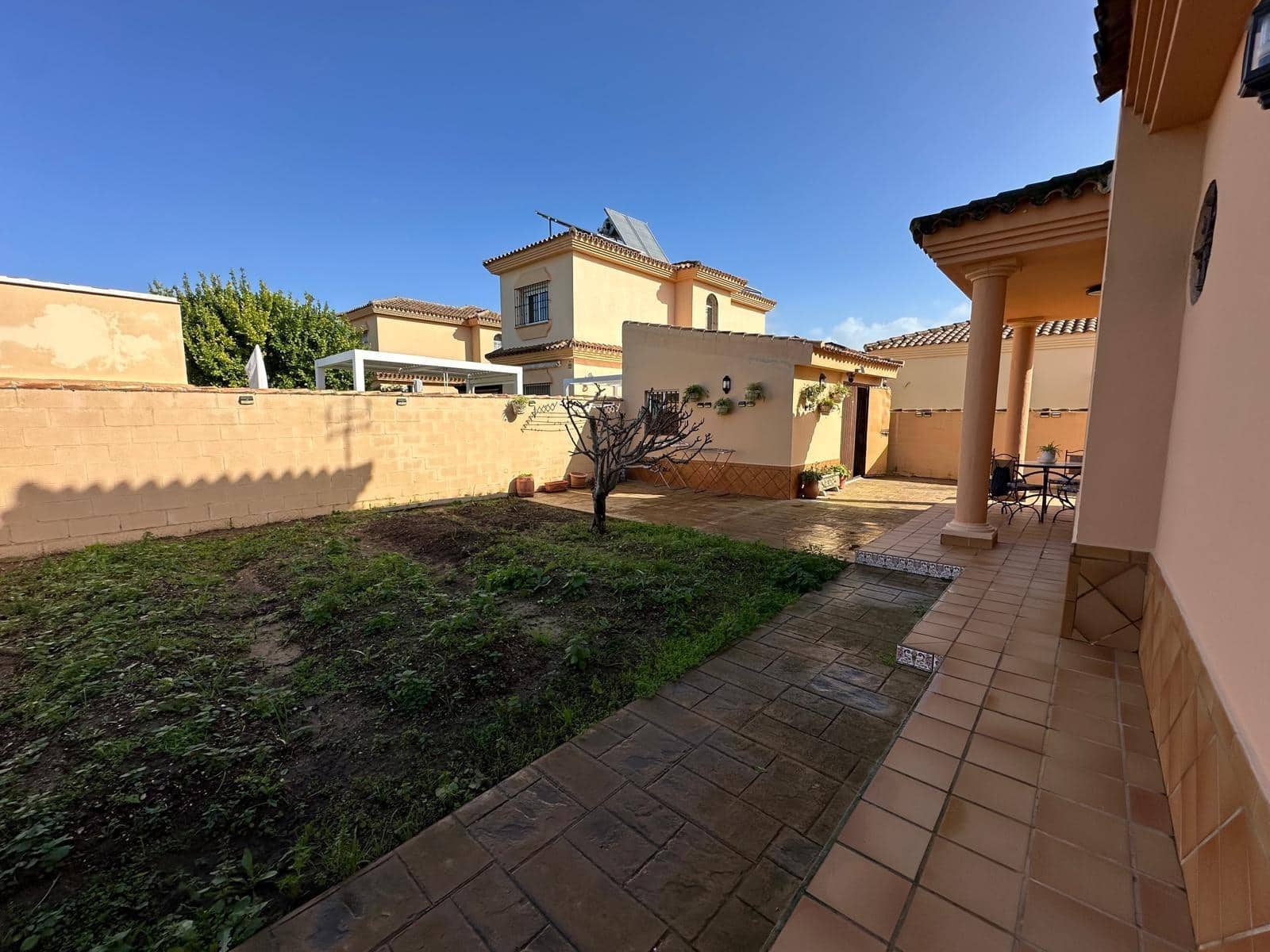 4 slaapkamer Villa te koop in Chiclana de la Frontera - € 437.000 (Ref: 9622692)