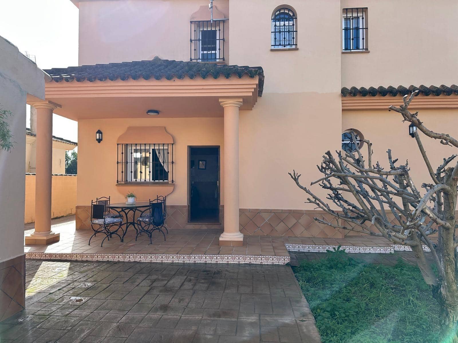 4 slaapkamer Villa te koop in Chiclana de la Frontera - € 437.000 (Ref: 9622692)