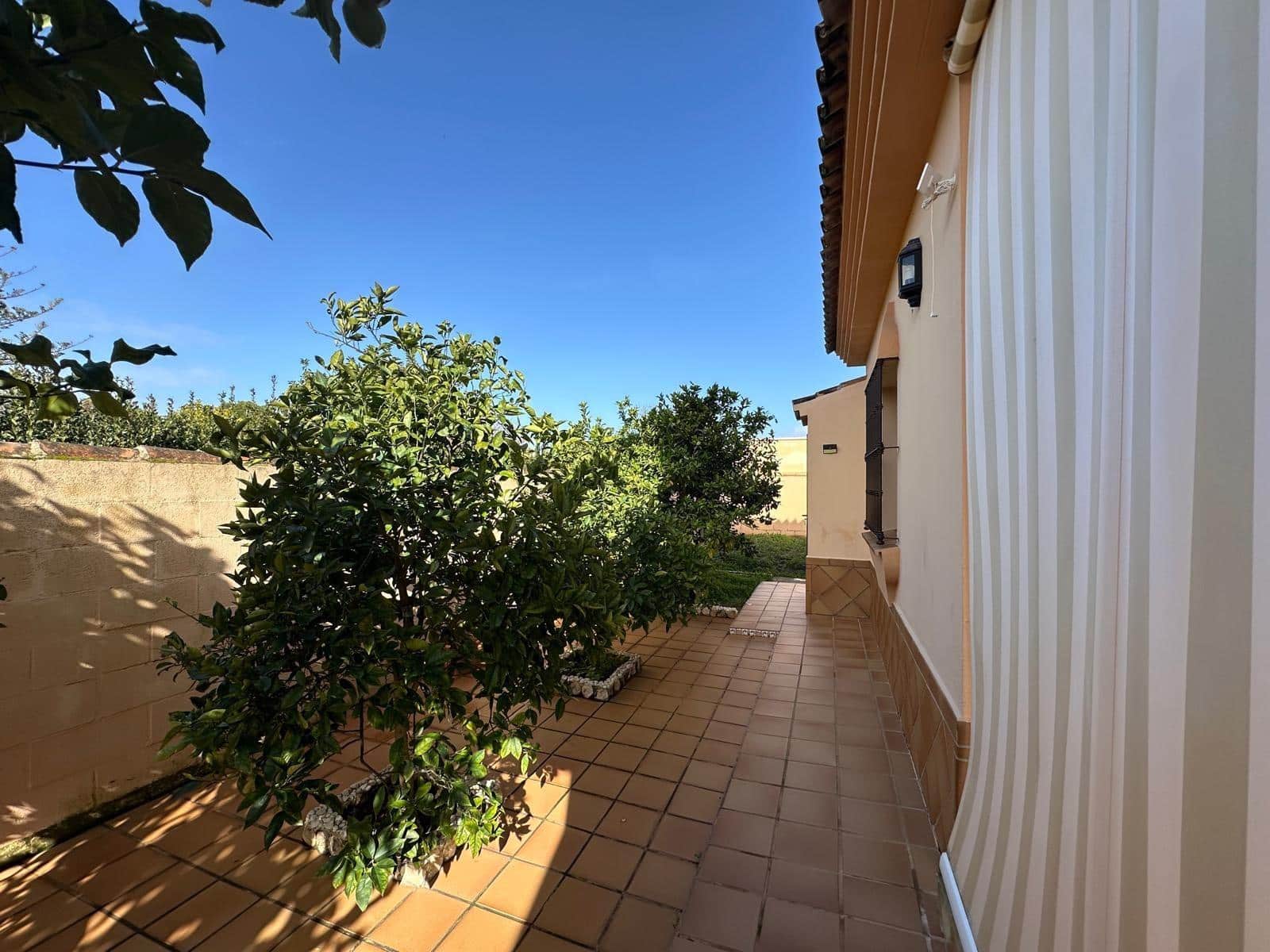 4 slaapkamer Villa te koop in Chiclana de la Frontera - € 437.000 (Ref: 9622692)