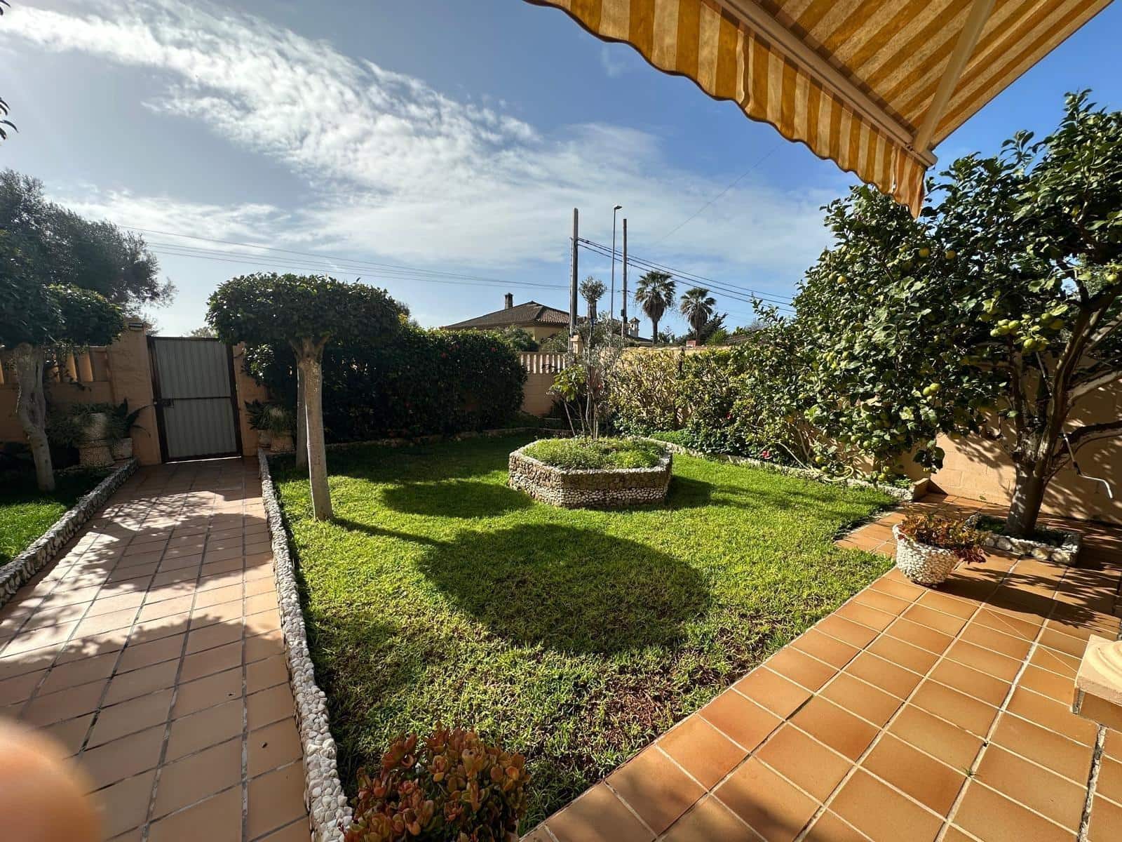 4 slaapkamer Villa te koop in Chiclana de la Frontera - € 437.000 (Ref: 9622692)