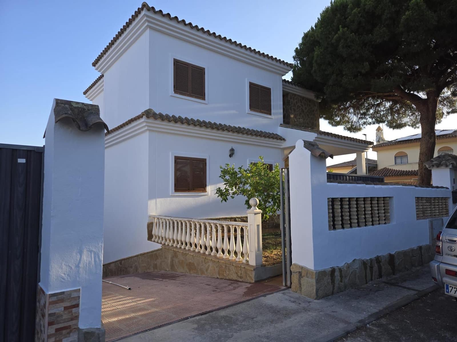 Chalet de 5 habitaciones en Chiclana de la Frontera en venta con garaje - 540.000 € (Ref: 9622696)