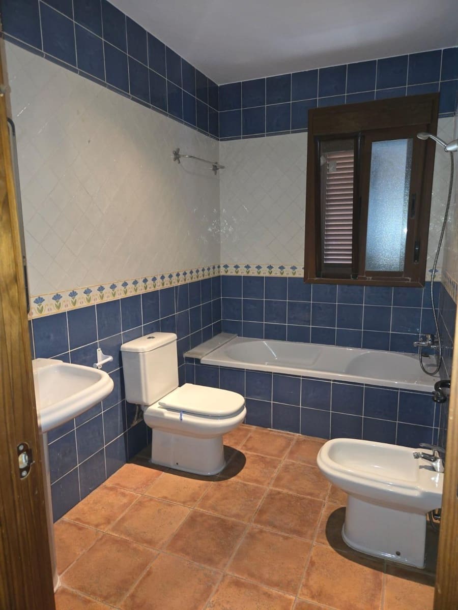 Chalet de 5 habitaciones en Chiclana de la Frontera en venta con garaje - 540.000 € (Ref: 9622696)