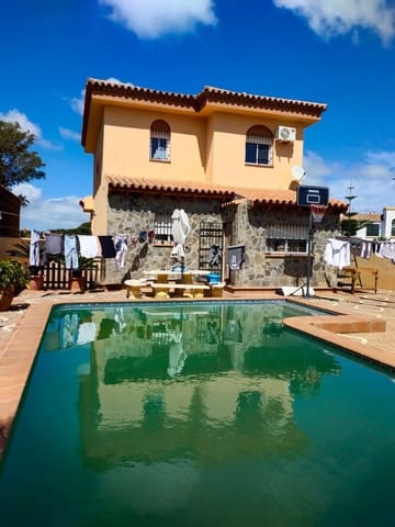 4 soverom Villa til salgs i Chiclana de la Frontera med svømmebasseng - € 400 000 (Ref: 9622697)