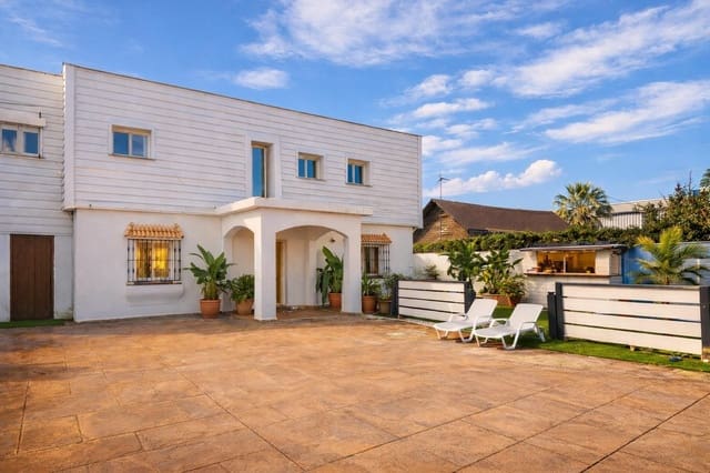 Chalet de 8 habitaciones en Conil de la Frontera en venta con garaje - 570.000 € (Ref: 9625516)