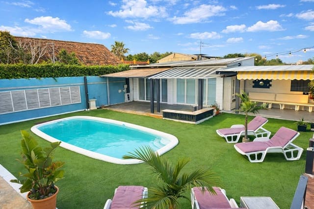 Chalet de 8 habitaciones en Conil de la Frontera en venta con garaje - 570.000 € (Ref: 9625516)