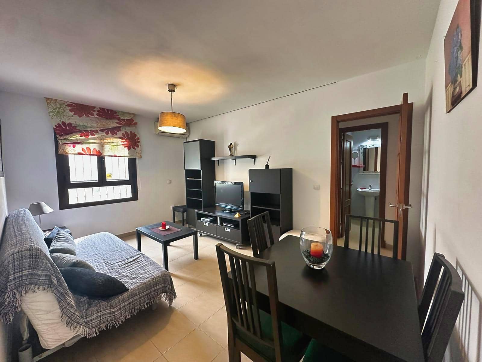 3 bedroom Apartment for sale in Chiclana de la Frontera with garage - € 160,000 (Ref: 9648075)