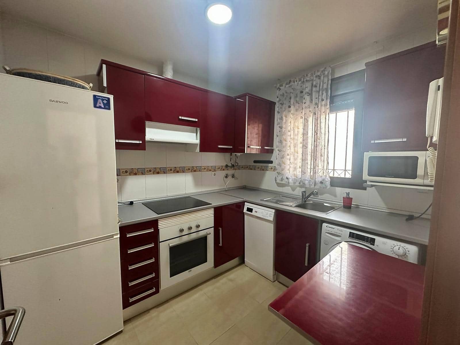 3 bedroom Apartment for sale in Chiclana de la Frontera with garage - € 160,000 (Ref: 9648075)