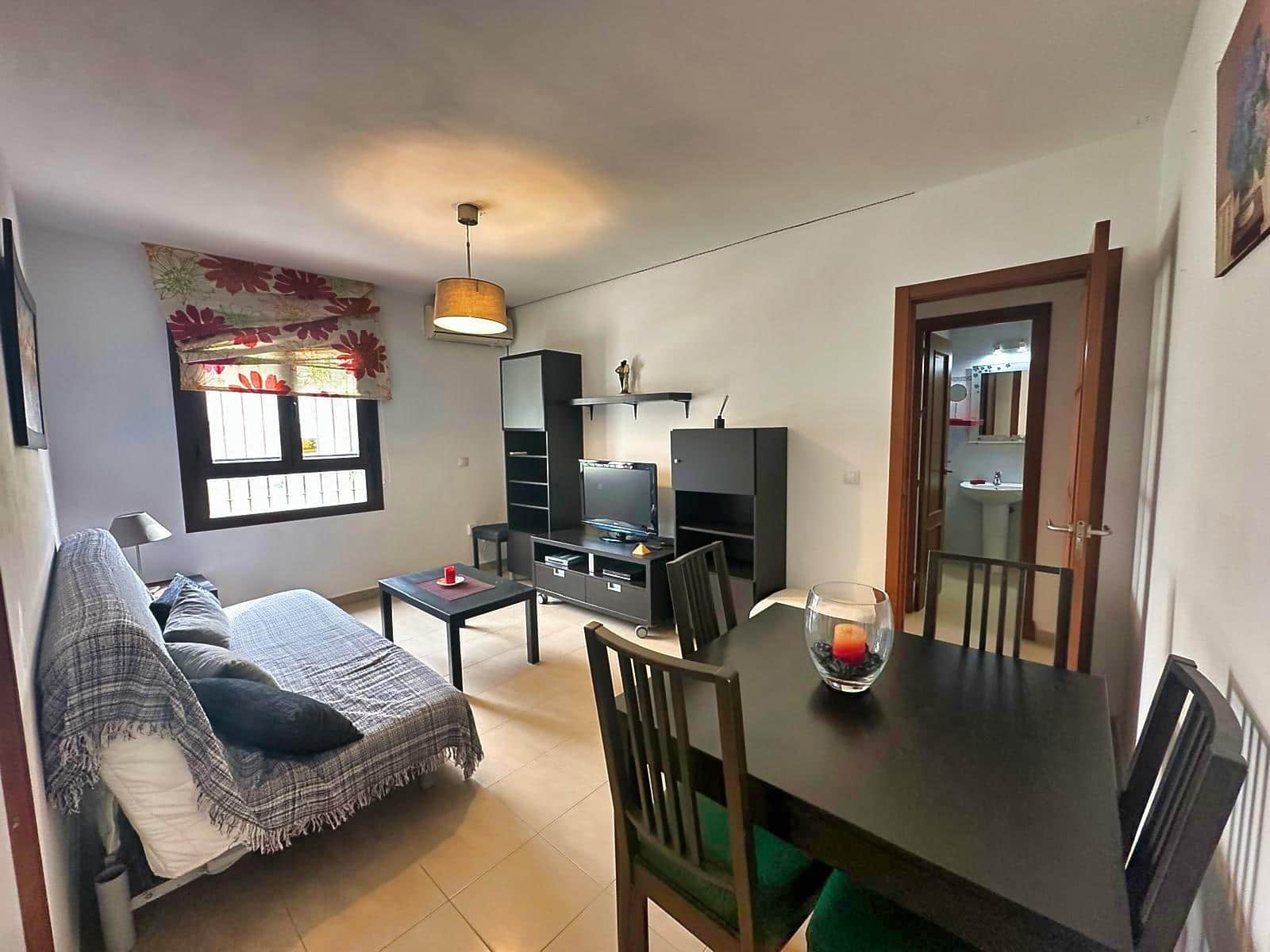 3 bedroom Apartment for sale in Chiclana de la Frontera with garage - € 160,000 (Ref: 9648075)