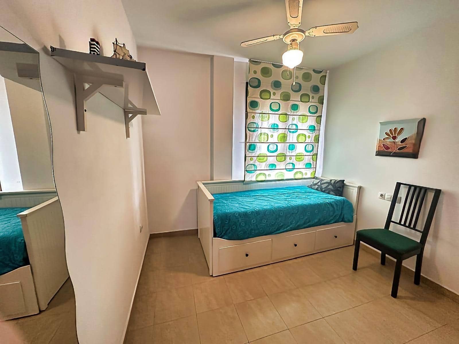 3 bedroom Apartment for sale in Chiclana de la Frontera with garage - € 160,000 (Ref: 9648075)