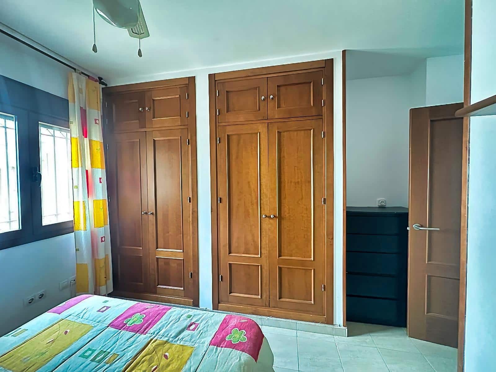 3 bedroom Apartment for sale in Chiclana de la Frontera with garage - € 160,000 (Ref: 9648075)