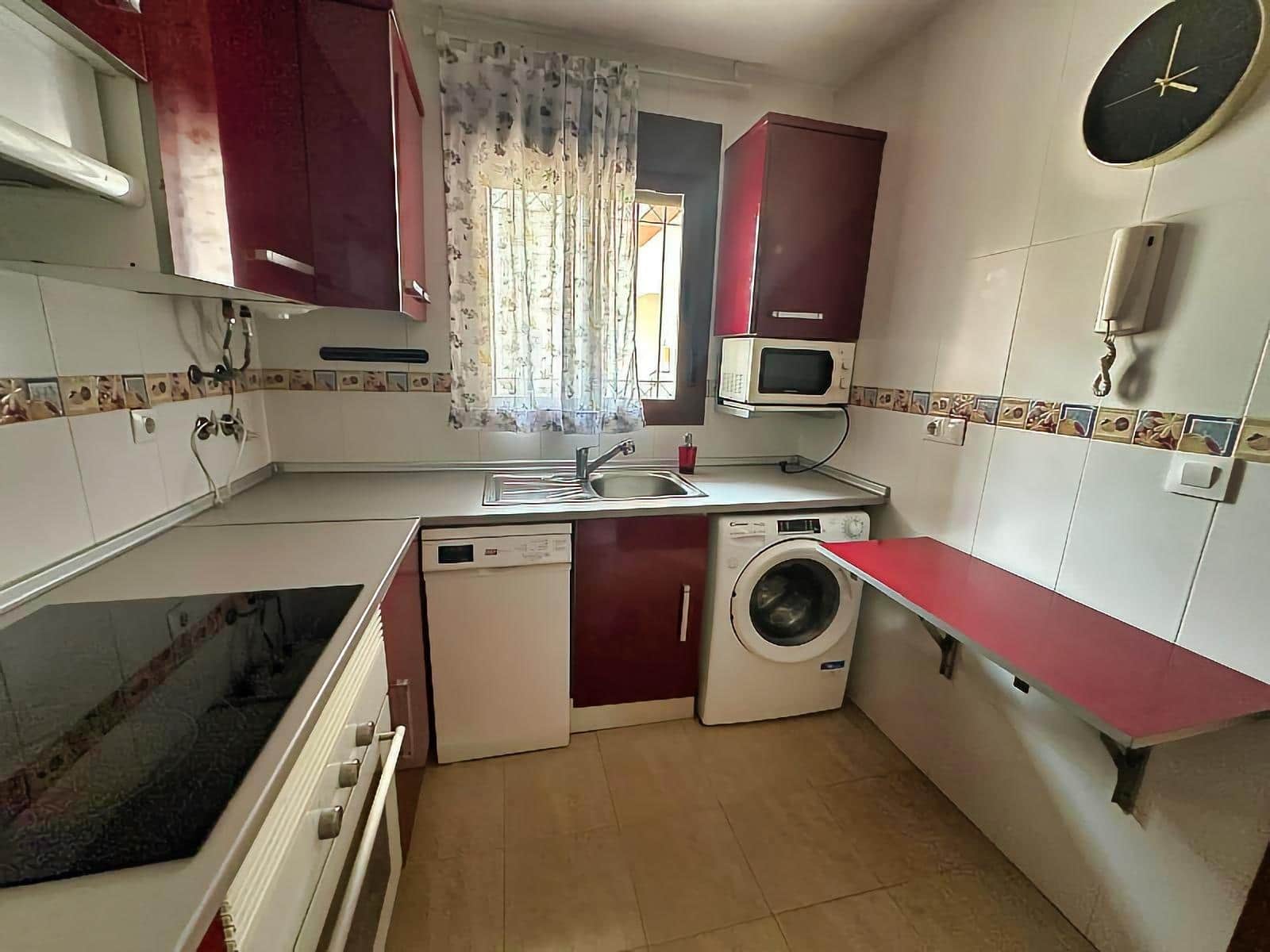 3 bedroom Apartment for sale in Chiclana de la Frontera with garage - € 160,000 (Ref: 9648075)