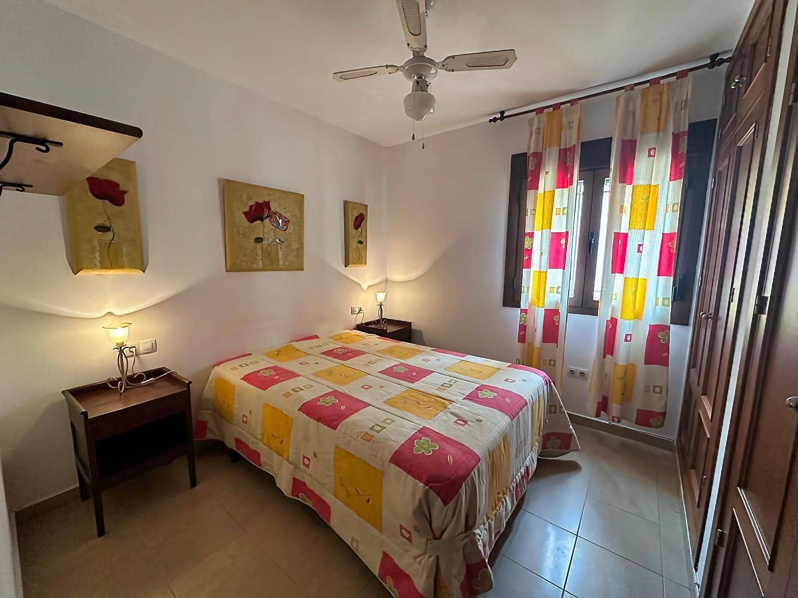 3 bedroom Apartment for sale in Chiclana de la Frontera with garage - € 160,000 (Ref: 9648075)