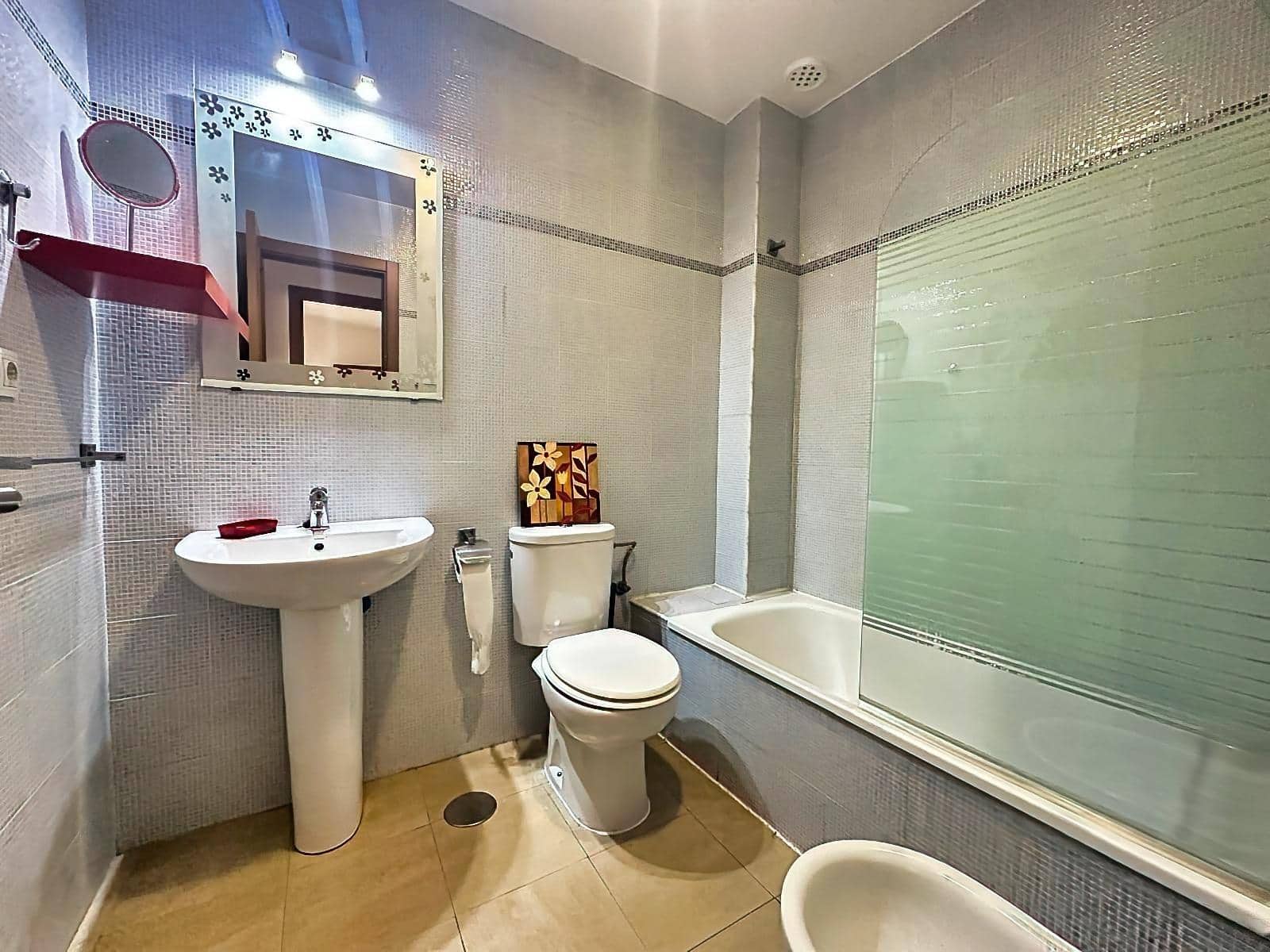 3 bedroom Apartment for sale in Chiclana de la Frontera with garage - € 160,000 (Ref: 9648075)