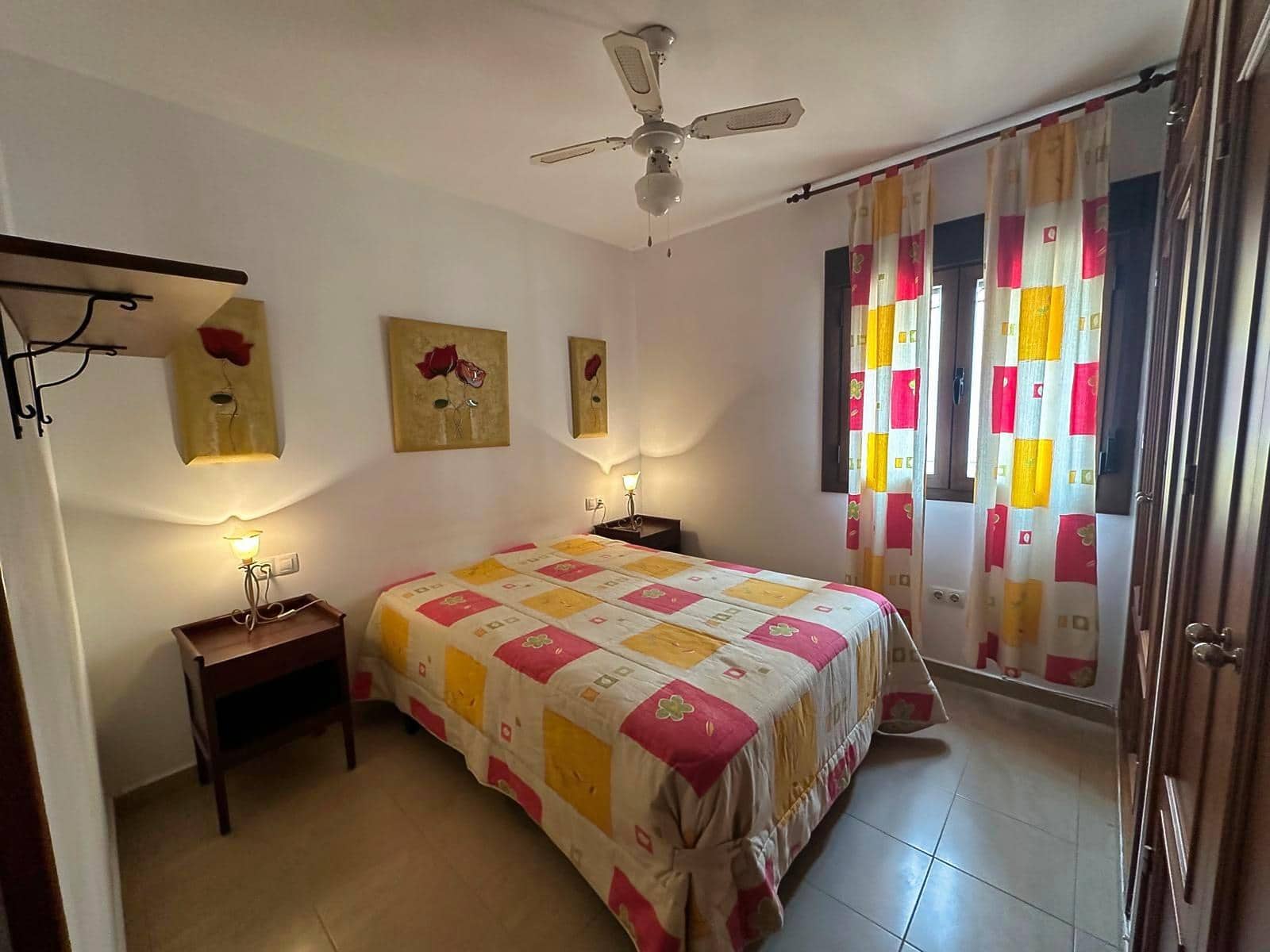 3 bedroom Apartment for sale in Chiclana de la Frontera with garage - € 160,000 (Ref: 9648075)