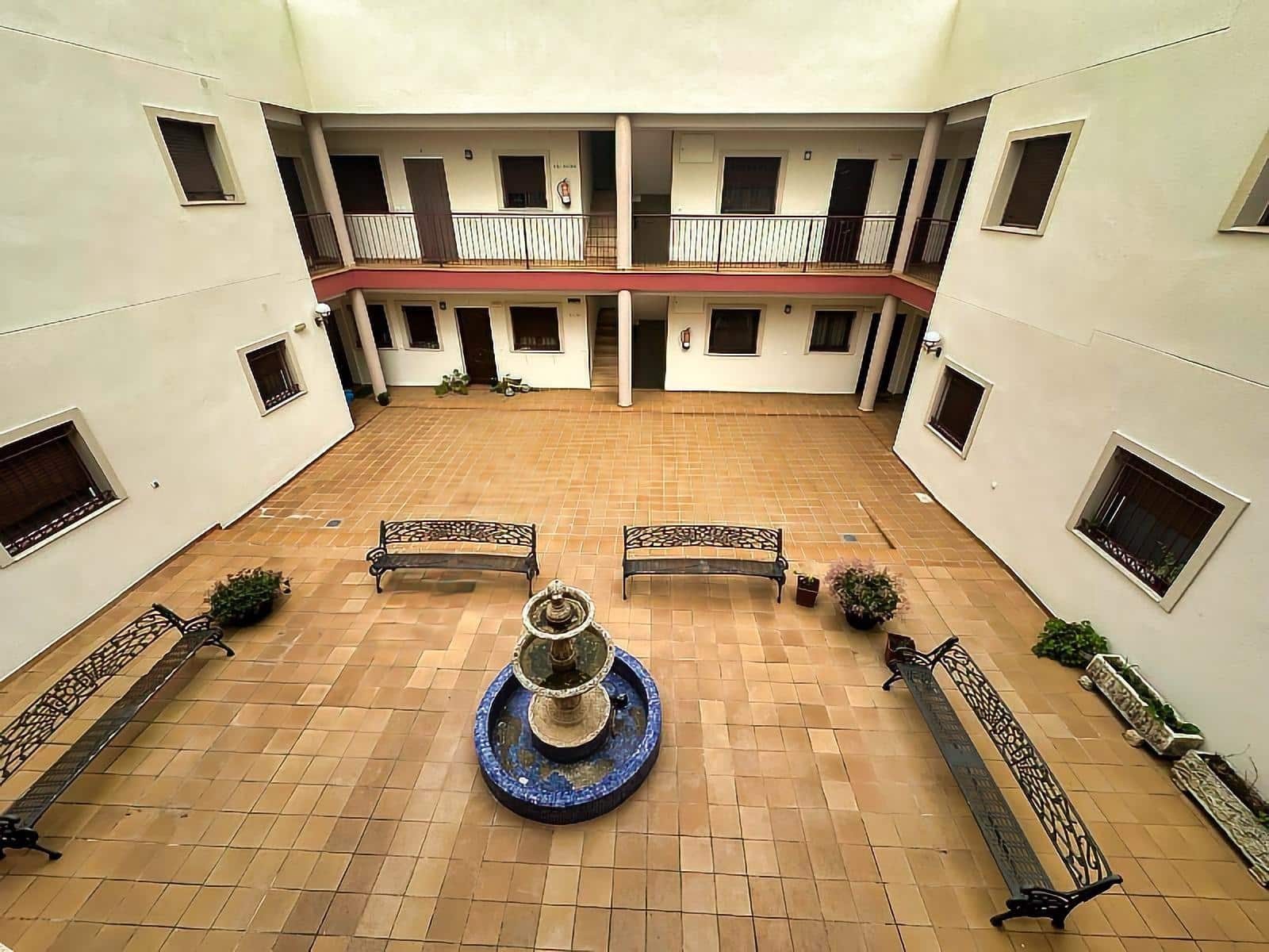 3 bedroom Apartment for sale in Chiclana de la Frontera with garage - € 160,000 (Ref: 9648075)