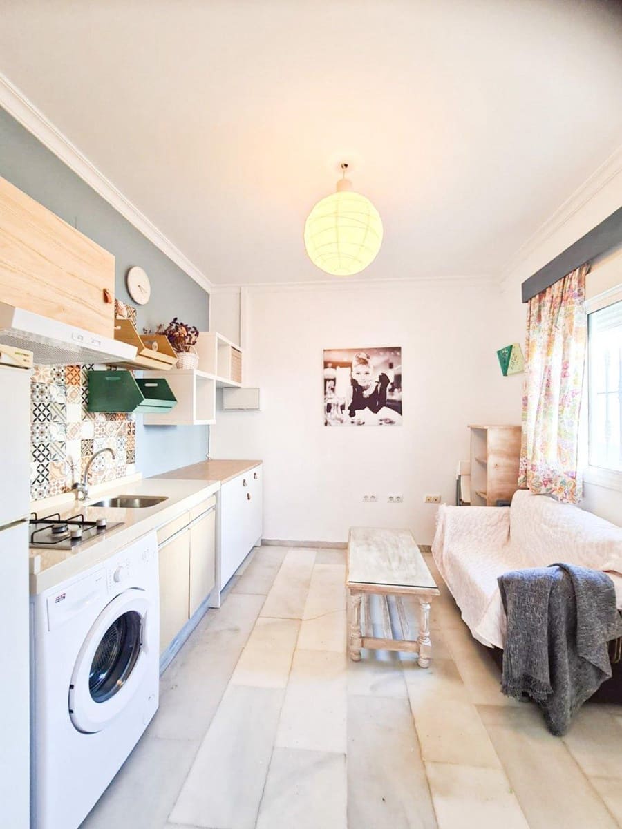 1 sovrum Kommersiell till salu i Chiclana de la Frontera - 110 000 € (Ref: 9666458)